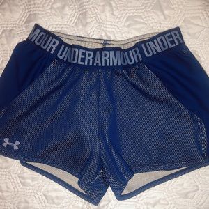 Women’s Navy Underarmour running shorts (xs)